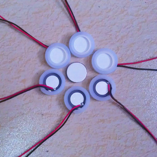 Piëzoceramisch atomisatie -element en tandenreinigingschip