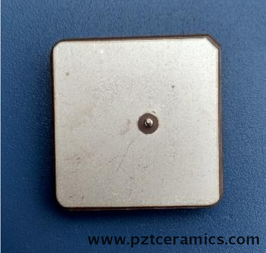 GPS -antenne piëzo -elektrisch keramiekmateriaal